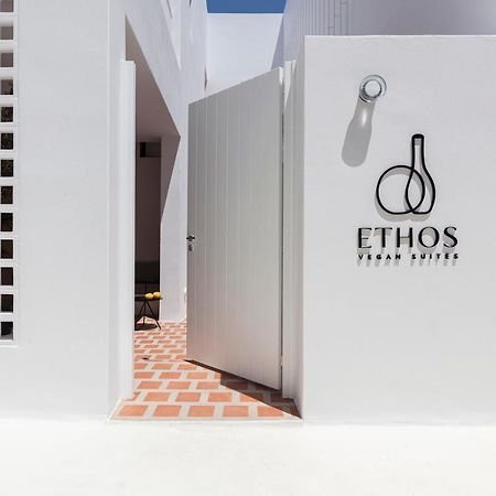 Ethos Vegan Suites Φηρά Εξωτερικό φωτογραφία