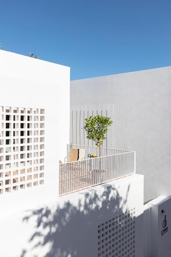 Ethos Vegan Suites Φηρά Εξωτερικό φωτογραφία
