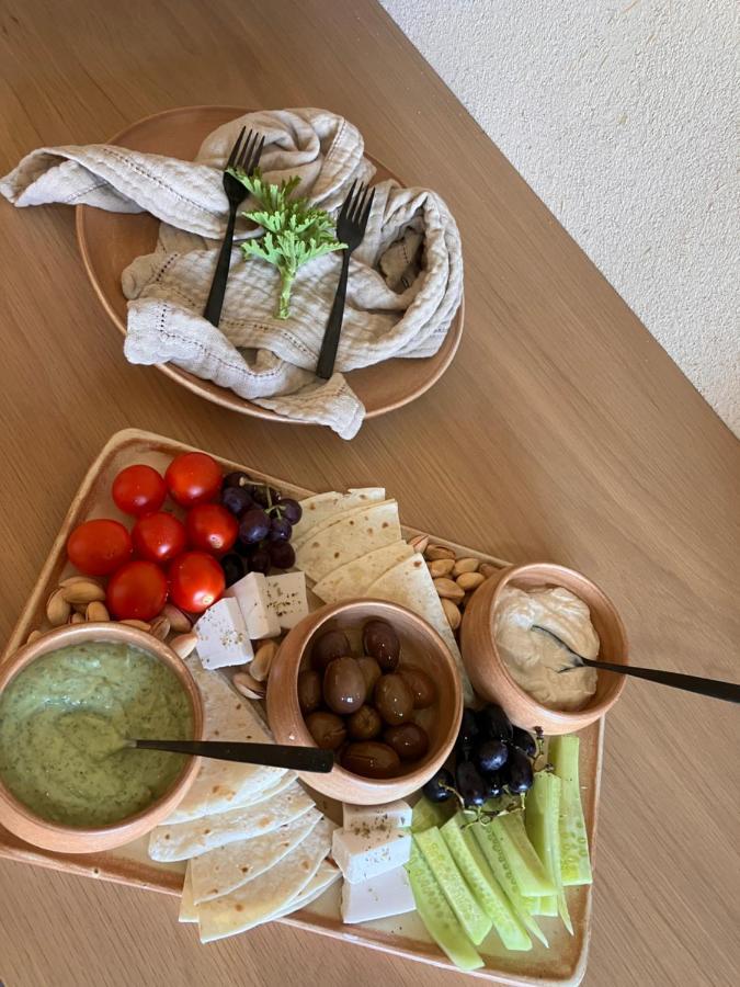 Ethos Vegan Suites Φηρά Εξωτερικό φωτογραφία